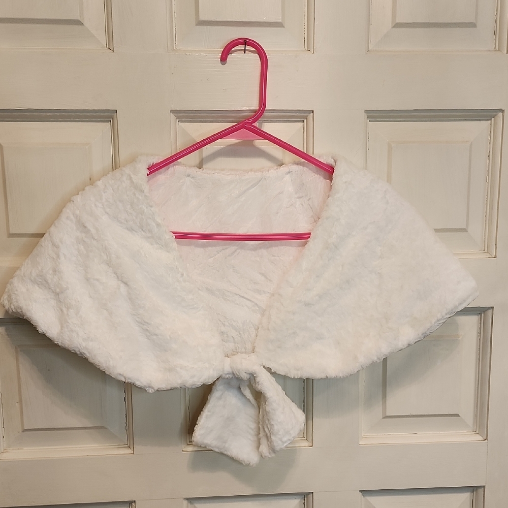 Womens Ivory Faux Fur Cape, Vintage Retro Jacket With Loop For A Tie. See Photos